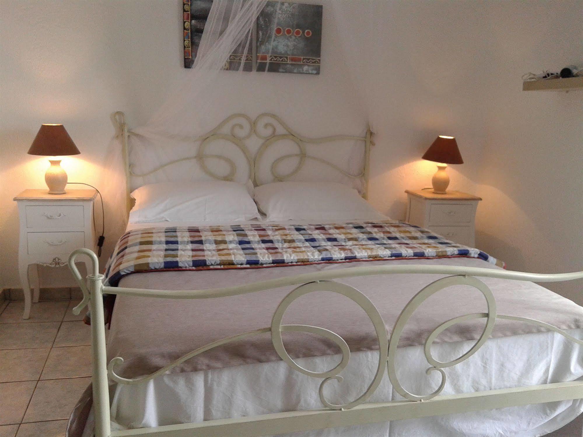 סיטייה Hotel Petras Beach מראה חיצוני תמונה